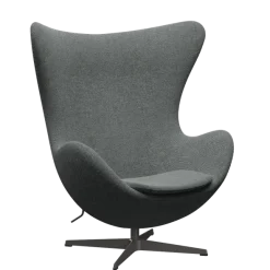 3316 Ægget loungestol, stel i warm graphite af Arne Jacobsen
