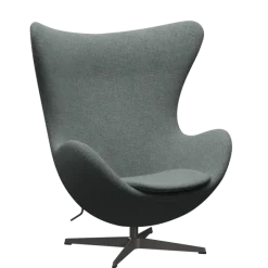 3316 Ægget loungestol, stel i warm graphite af Arne Jacobsen