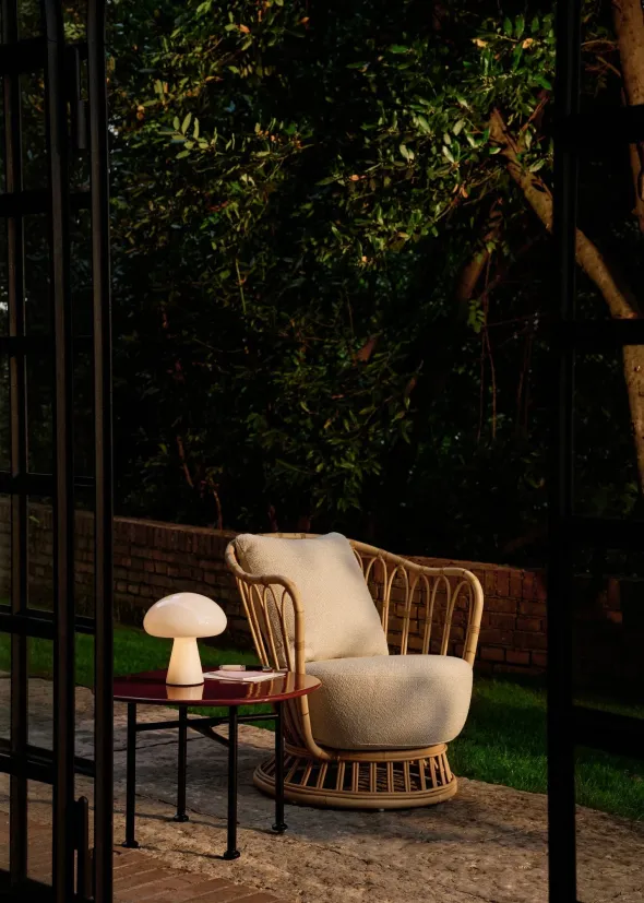 Grace Outdoor Lounge Chair fra GUBI