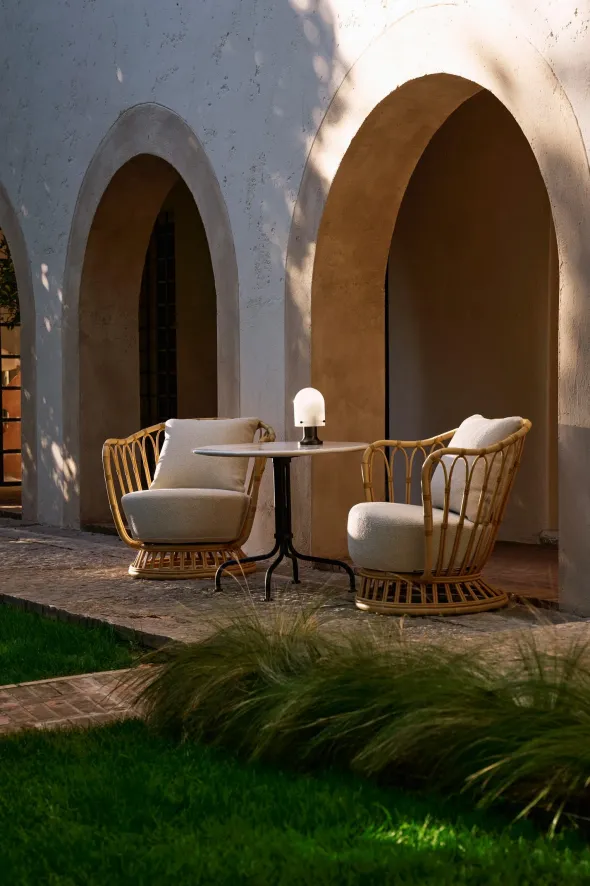 Grace Outdoor Lounge Chair fra GUBI