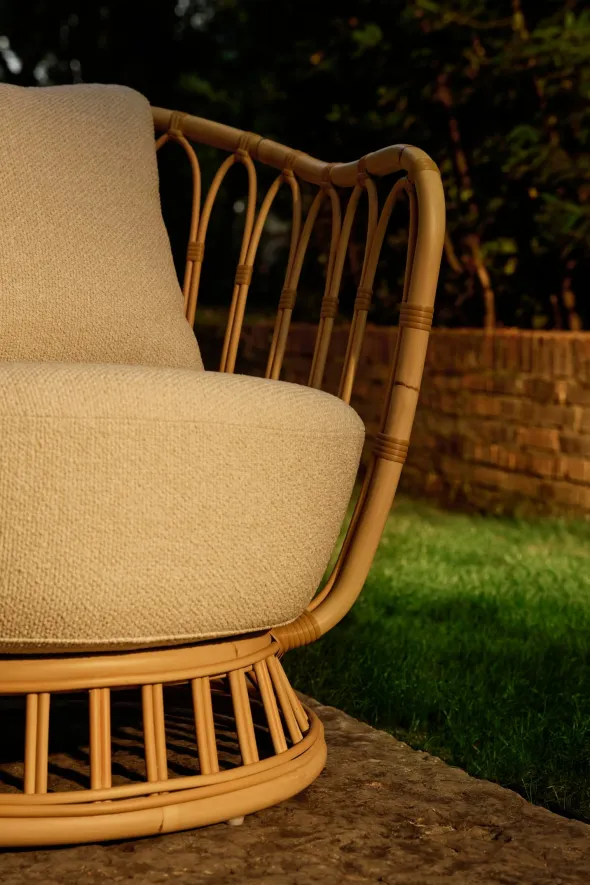 Grace Outdoor Lounge Chair fra GUBI