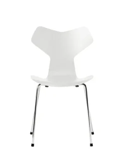 3130 Grand Prix stol i farvet ask af Arne Jacobsen