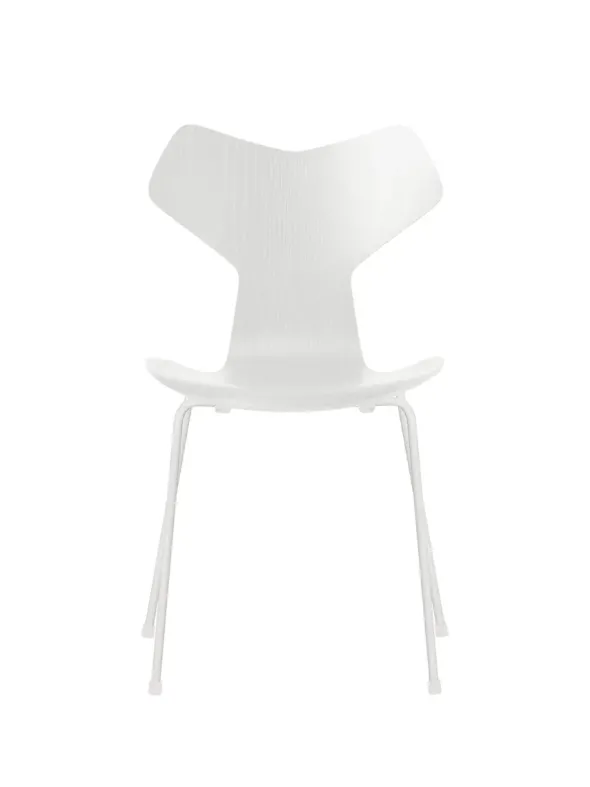 3130 Grand Prix stol i farvet ask af Arne Jacobsen