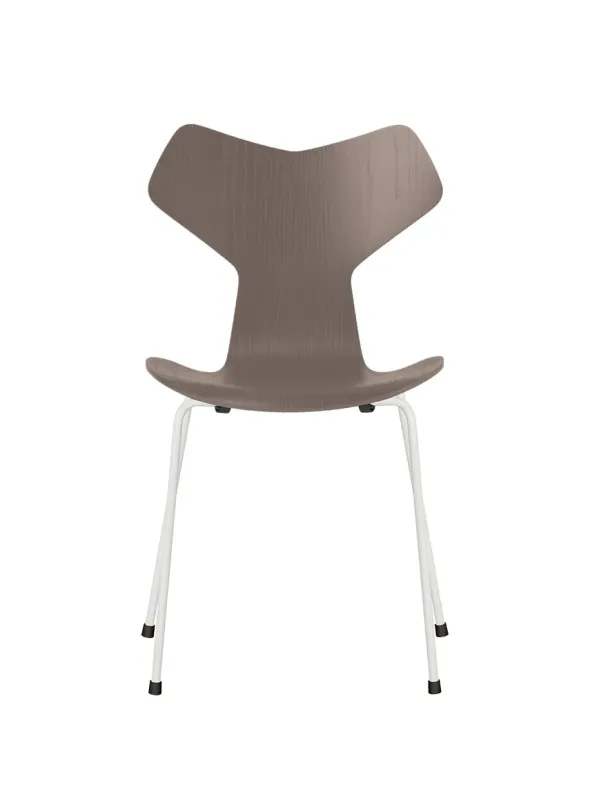 3130 Grand Prix stol i farvet ask af Arne Jacobsen