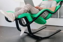 Gravity Balans Lænestol fra Variér (Sort ask)