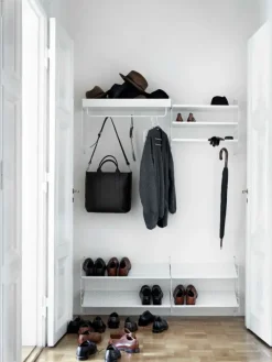 Hallway L, entréreol fra String Furniture