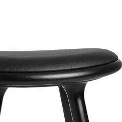 High Stool, sortbejdset eg, sort Ultra læder, 69 cm, lav barstol fra Mater