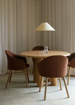 Islets Spisebord, eg lys olie fra Fredericia Furniture