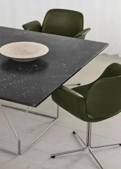 JG Table 140x140 cm fra Fredericia Furniture