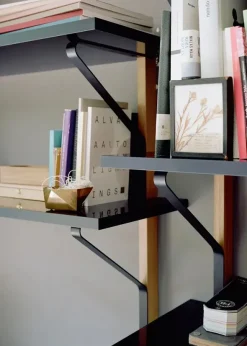 Kaari Wall Shelf, 200x113 cm fra Artek