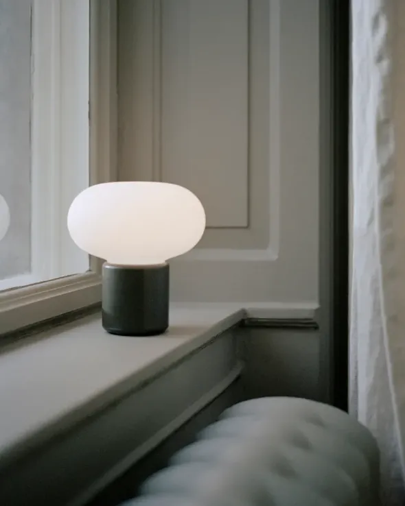 Karl-Johan portable bordlampe, Forest Green fra New Works