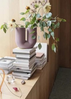 Kink Vase, dusty lilac fra Muuto