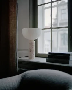 Kizu Bordlampe Large, Kunis Breccia Marble fra New Works