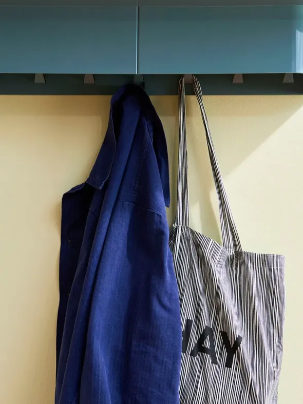 Korpus Shelf, large fra Hay