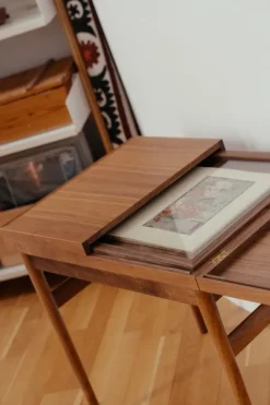 Kunstsamlerens Bord af Finn Juhl