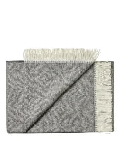 La Paz Plaid, dark grey fra Silkeborg Uldspinderi