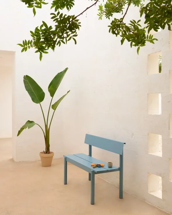 Linear Steel havebænk med ryglæn 110 cm fra Muuto