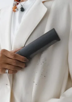 Lint Brush, Dark Grey fra Steamery Stockholm