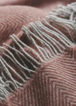 Livø Plaid, rosewood fra Silkeborg Uldspinderi