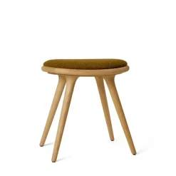 Low Stool, olieret eg, Kvadrat Baru 0450 , 47 cm skammel fra Mater
