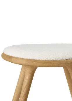 Low Stool, olieret eg, Kvadrat Baru 0200, 47 cm skammel fra Mater