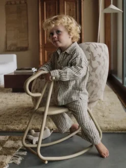 Lussi Rocking Horse – skulpturel gyngehest fra Ferm Living