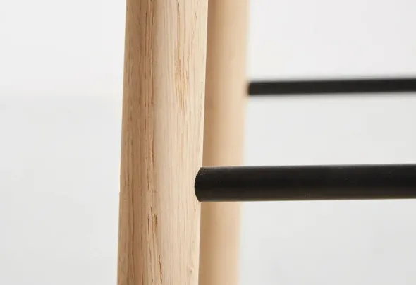 Mono Bar Stool fra Woud