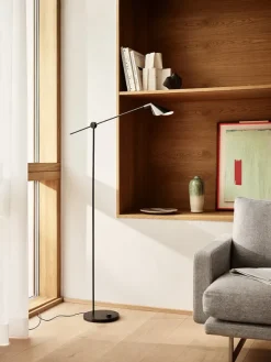 MS011 Gulvlampe, sort PVD fra Fritz Hansen
