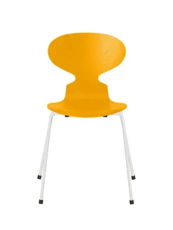 3101 Myren Stol i farvet ask af Arne Jacobsen