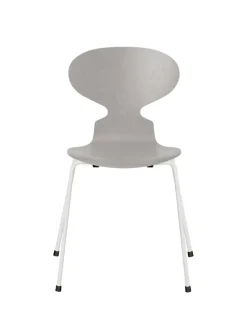 3101 Myren Stol i farvet ask af Arne Jacobsen