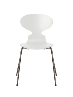 3101 Myren Stol i farvet ask af Arne Jacobsen