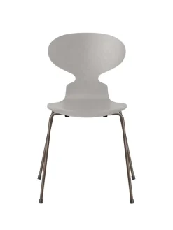 3101 Myren Stol i farvet ask af Arne Jacobsen