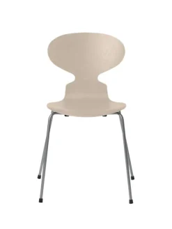 3101 Myren Stol i farvet ask af Arne Jacobsen