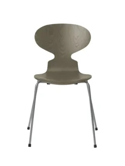3101 Myren Stol i farvet ask af Arne Jacobsen