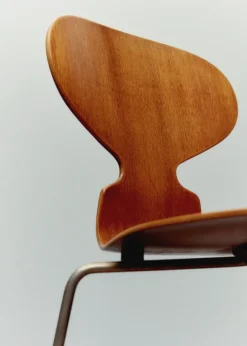 3101 Myren Stol i natur finer af Arne Jacobsen