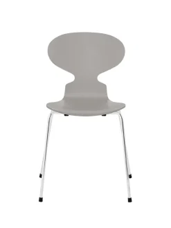 3101 Myren Stol lakeret af Arne Jacobsen