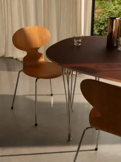 3101 Myren Stol lakeret af Arne Jacobsen
