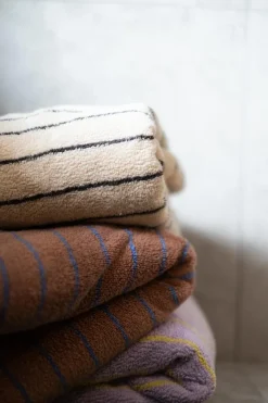 Naram towel - Creme & Ink fra Bongusta