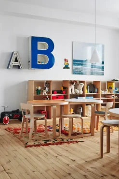 N65 Barnestol fra Artek