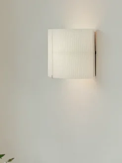 Nebra Wall Lamp fra New Works