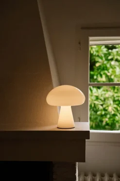 Obello Portable Bordlampe fra GUBI