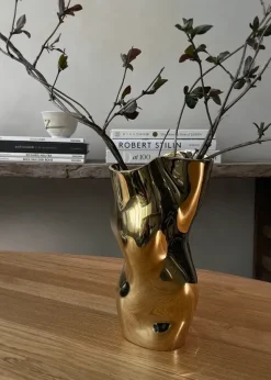 Ostrea 25 Vase, gold fra Hein Studio