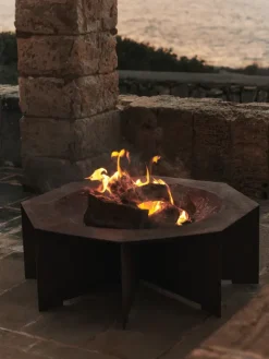 Otte Fire Pit fra Ferm Living