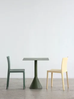 Palissade Cone Table fra Hay
