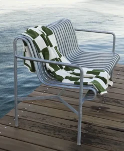 Palissade Dining Bench, hot galvanised fra Hay