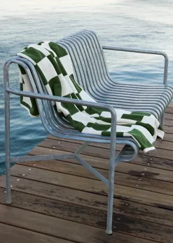 Palissade Dining Bench med armlæn, antracit fra Hay