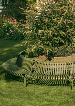 Palissade Park Dining Bench, out, sky grey fra Hay