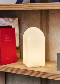 Parade Portable Lamp 240 fra Hay