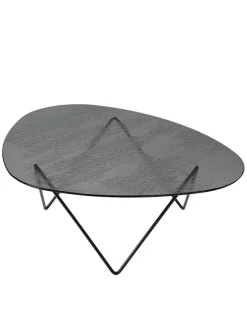 Pedrera Coffee Table, Smoke Structured Glass fra GUBI
