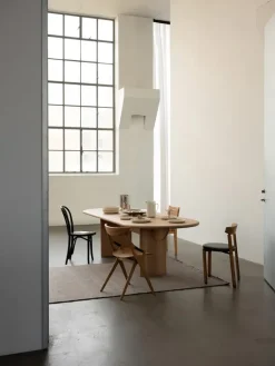 Pillabout Dining Table, 300x100 cm fra Louise Roe